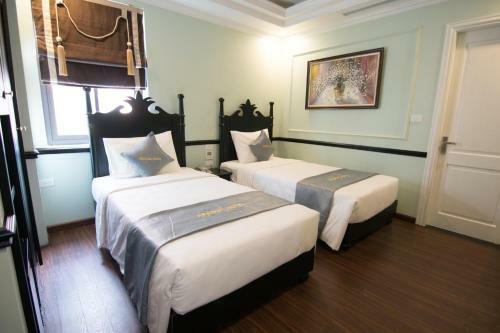 Dragon Hotel