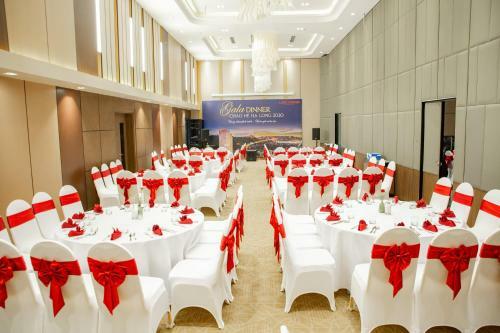 Aparthotel Ramada Hotel & Suites By Wyndham Halong Bay View
