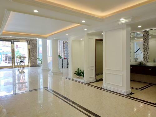 Kh�ch S?n Ng?c Lan H? Long Hotel
