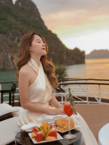Scarlet Pearl Cruises