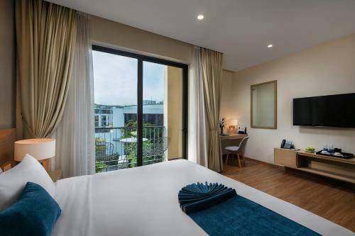 Hotel La Batisse Resort Halong