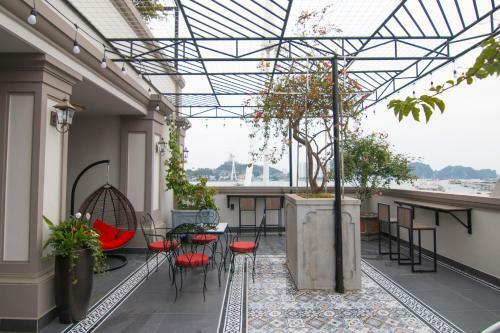 Jayden Hotel Halong