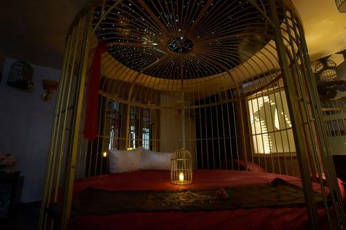 Cozi 9 Hotel - Theme Hotel