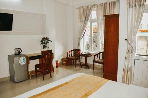 Hue Harmony Hotel