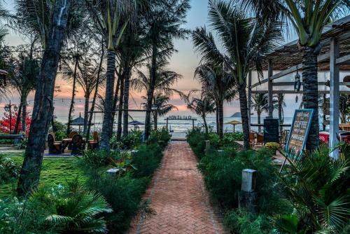 Hotel Hon Ba Lagi Beach Resort