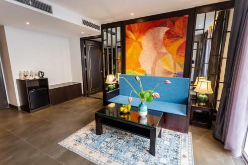White Lotus Hue Hotel