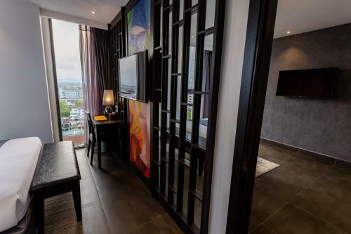 White Lotus Hue Hotel