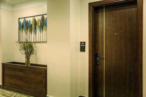 Luxury6 Hotel