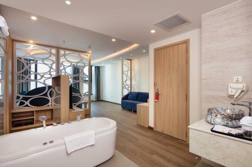 Lucky Sun Hotel