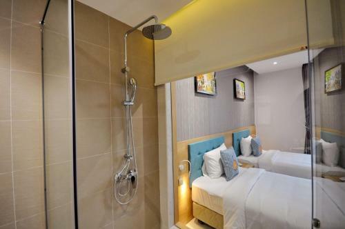Sun Kiss Hotel