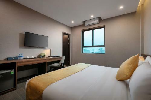 Golden Season Hotel