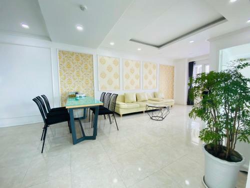 Kim Apartment