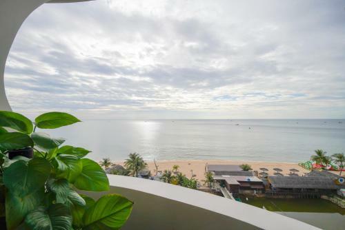 The May Beach Hotel