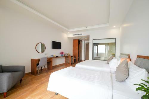 The May Beach Hotel