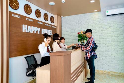 Happy Hotel