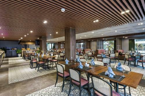 Hotel Sunset Beach Resort And Spa