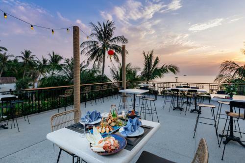 Hotel Sunset Beach Resort And Spa