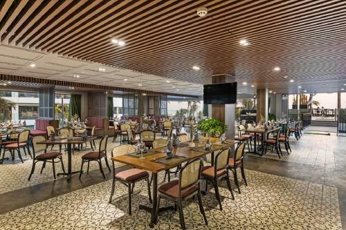 Hotel Sunset Beach Resort And Spa