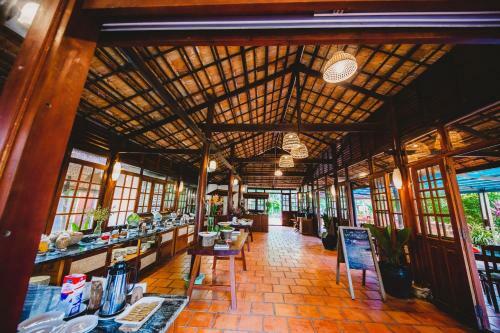 Hotel Thanh Kieu Beach Resort