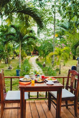 Hotel Thanh Kieu Beach Resort