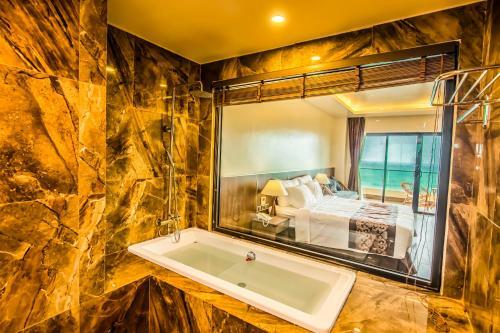 Hotel Coral Bay Resort