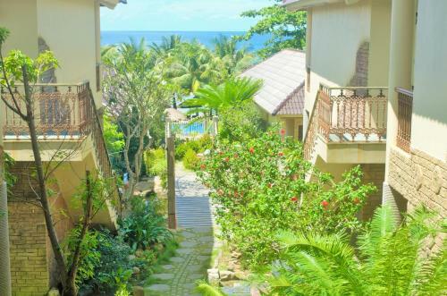 Hotel Coral Bay Resort