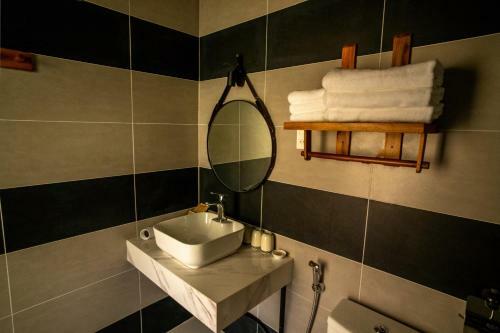 Hotel Vida Loca Sunset Beach Resort