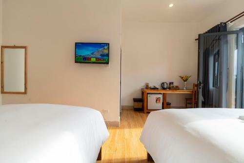 Hotel Aurora House