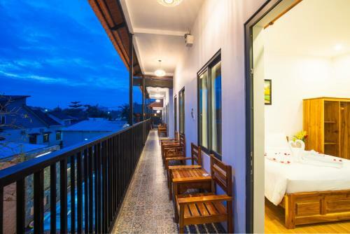 Hotel Aurora House