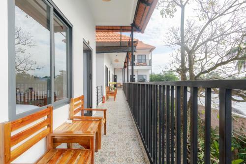 Hotel Aurora House