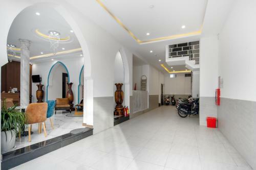 Phuong Dong Hotel And Apartment
