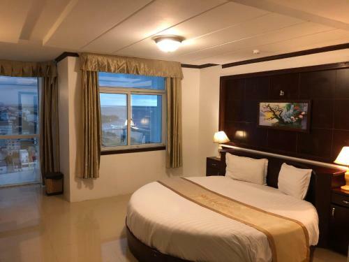 Sea Light Hotel