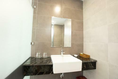 Que Huong Hotel