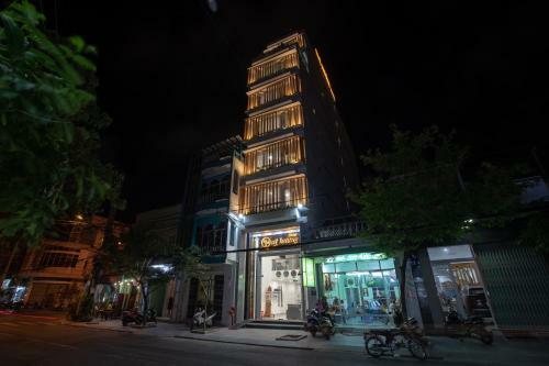 Que Huong Hotel