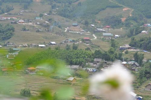 Muong Hoa River View Homestay