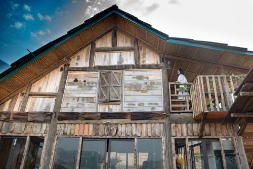 Muong Hoa River View Homestay