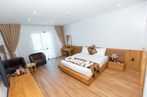 Queen Hotel Ho�ng Gia