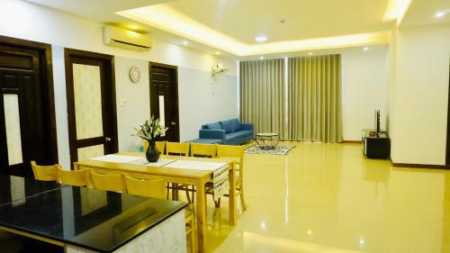 Coastal View - S?n Th?nh 2 Apartment
