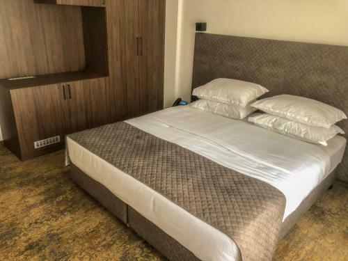 Qama Hotel