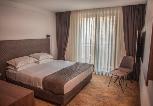 Qama Hotel
