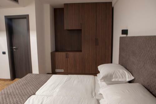 Qama Hotel