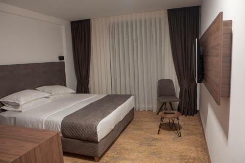 Qama Hotel