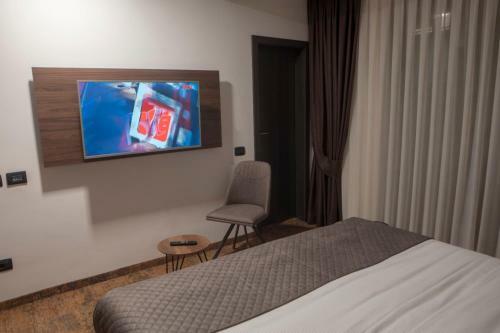 Qama Hotel