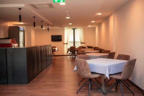 Qama Hotel