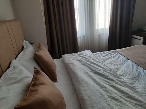 Ardit Dyla Hotels