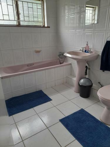 Beach Villa With Pool - Short Walk To The Beach