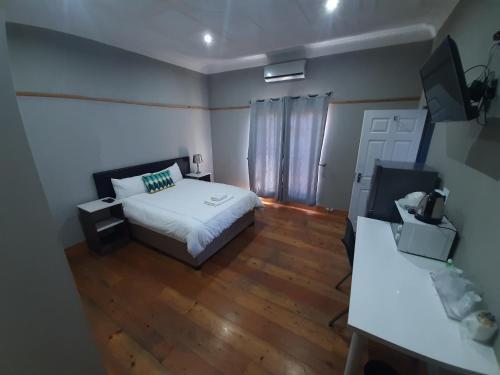 Hostal Lux Rooms On 37