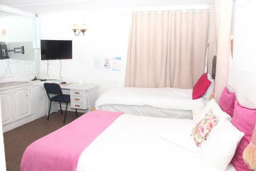 Hostal Demepran Grove B & B