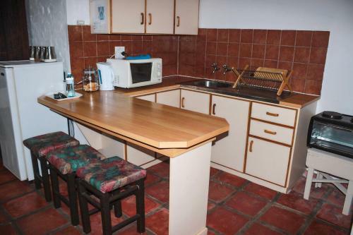 Hostal Demepran Grove B & B
