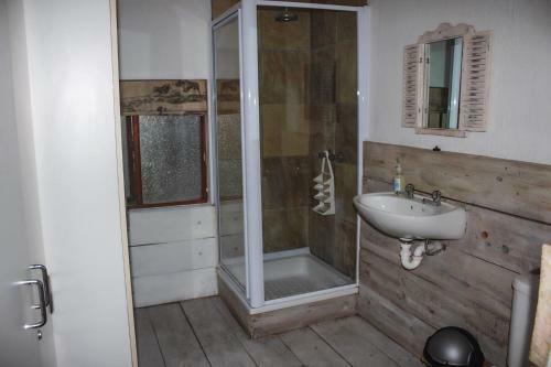 Hostal Demepran Grove B & B